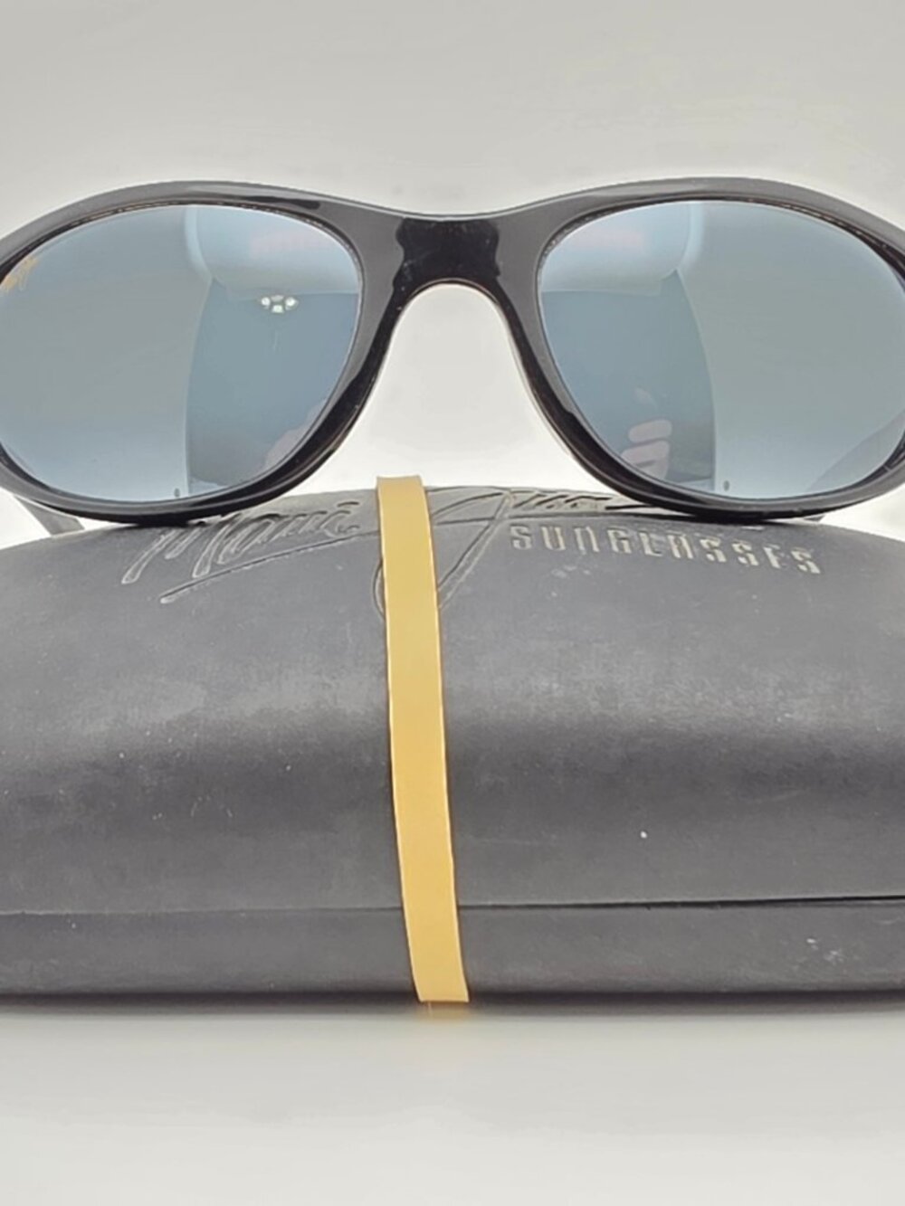 Maui Jim MJ142-02 Volcano Black Frame Polarized Grey Glass Lens Sunglasses Japan